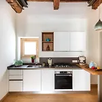 Casa Di Design Nella Piazzetta By Wonderful Italy