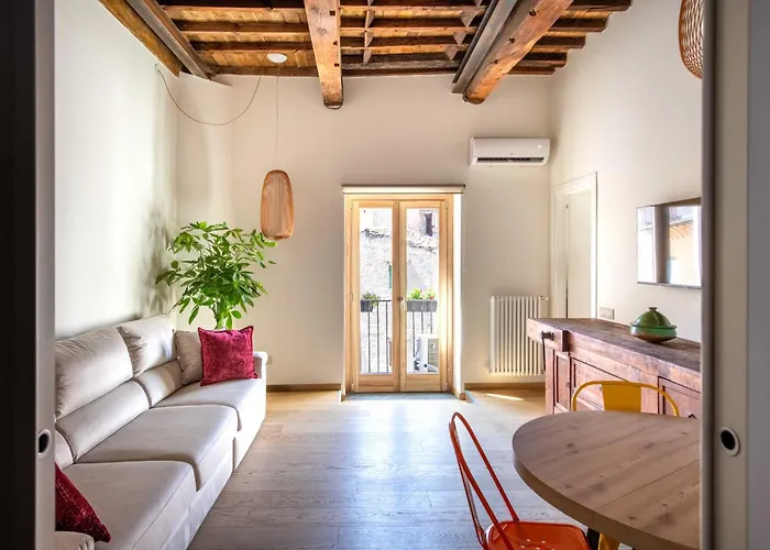 Casa Di Design Nella Piazzetta By Wonderful Italy